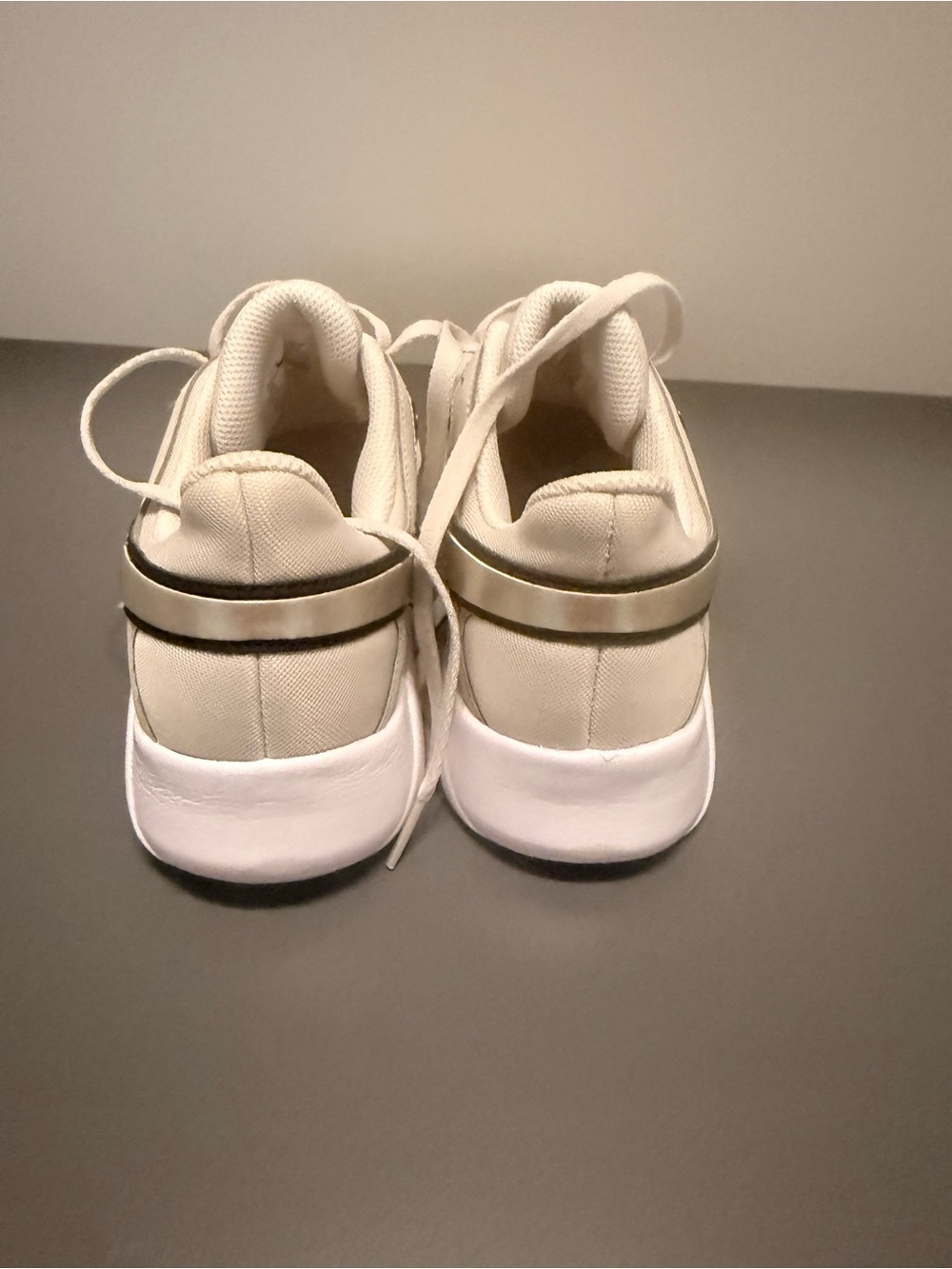 Nike Cream Sneakers with Leopard Print Swoosh - Picture 3 of 5